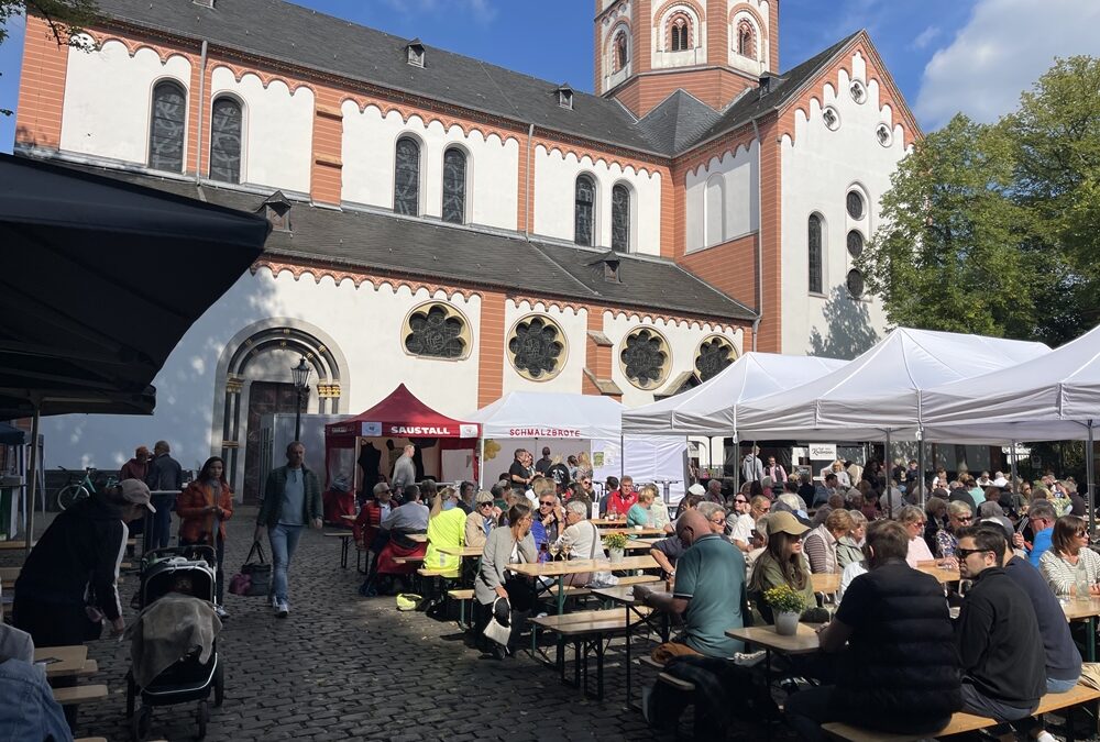 Nach­lese - Schwein trifft Wein beim Wein­herbst in Gerresheim